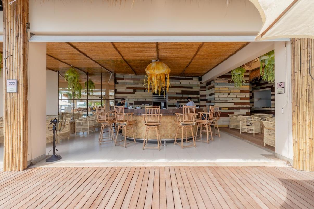 Poppy Beachfront Residence Rawai Номер фото